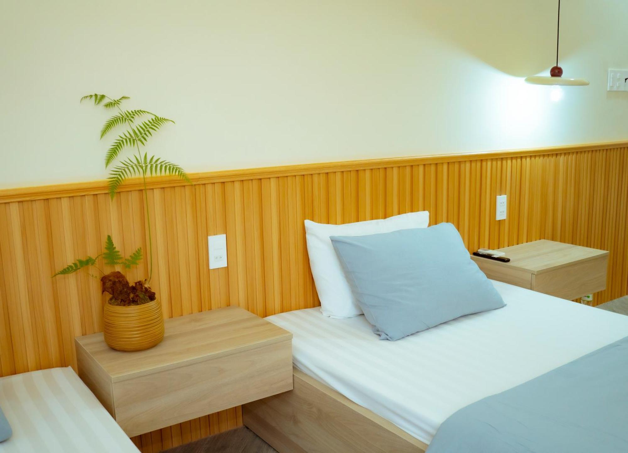 La Homestay Long Xuyen Bagian luar foto