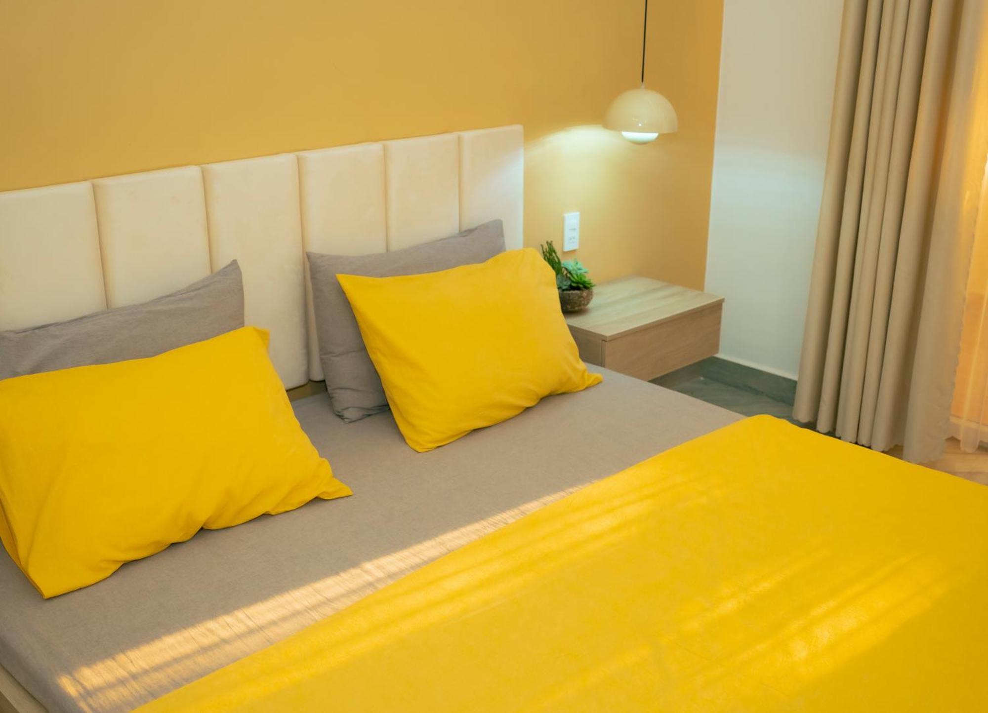 La Homestay Long Xuyen Bagian luar foto