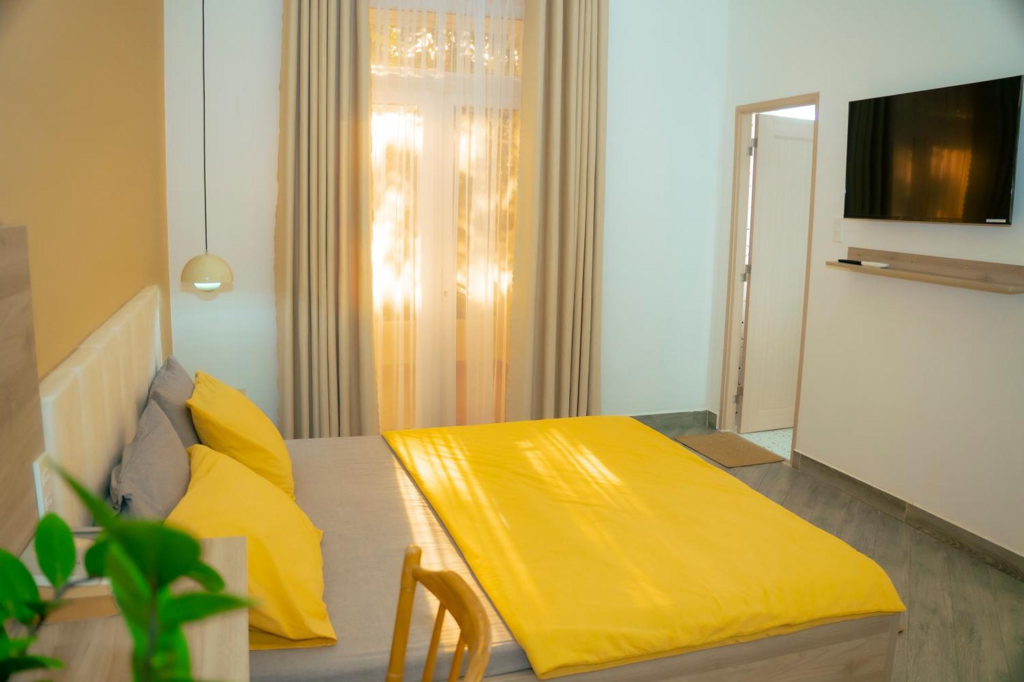 La Homestay Long Xuyen Bagian luar foto