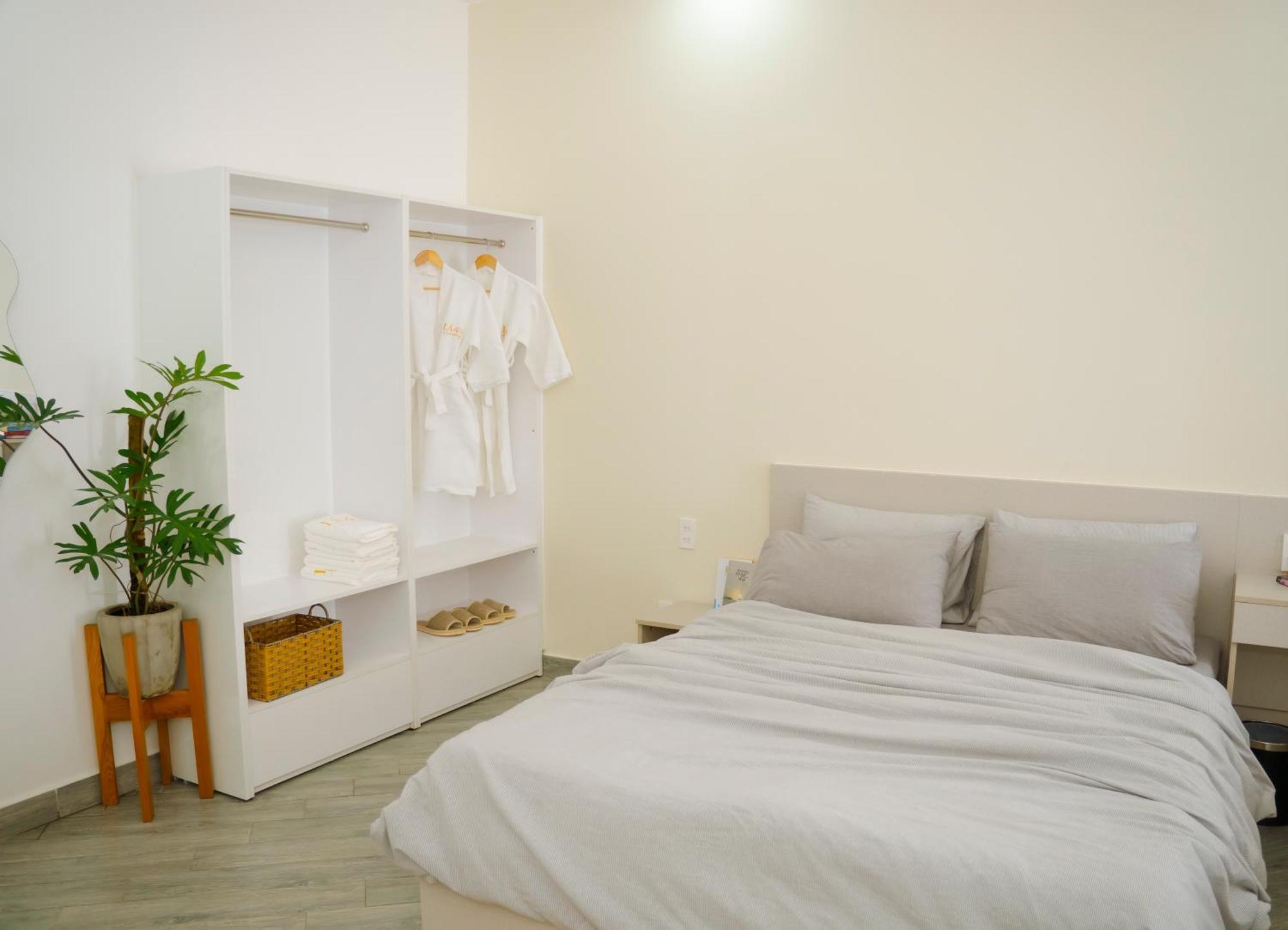 La Homestay Long Xuyen Bagian luar foto