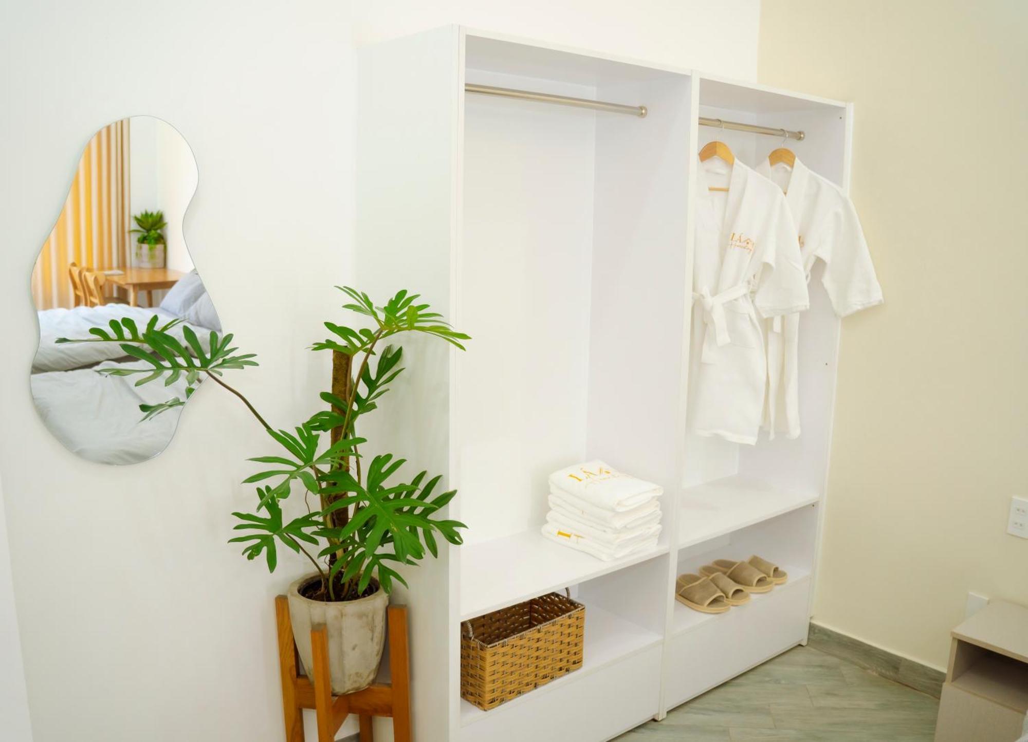 La Homestay Long Xuyen Bagian luar foto